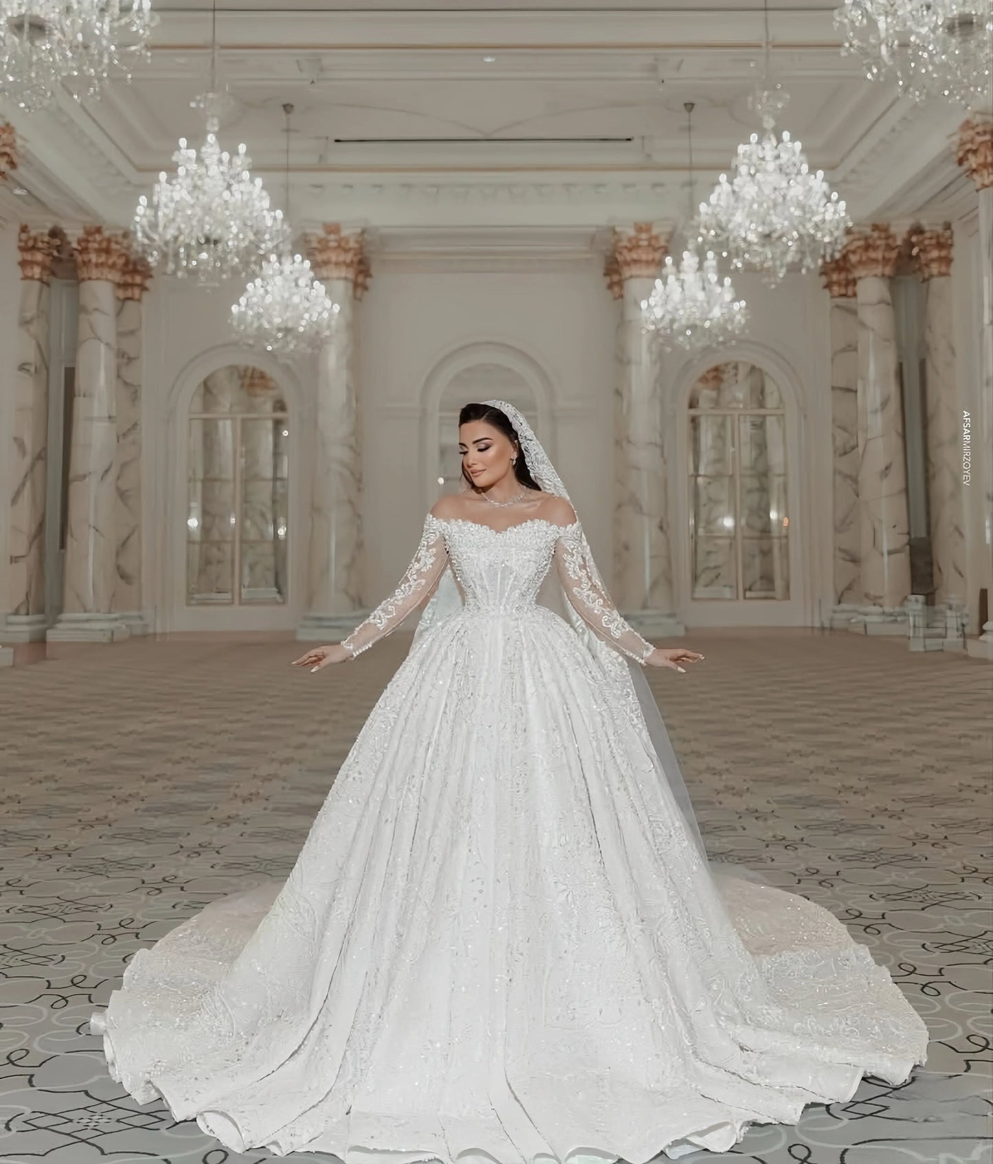 Customized Luxurious Wedding Dress Organza With Embroidery Bead Princess Ballgown O-Neck Bride Dress Vestido de novia