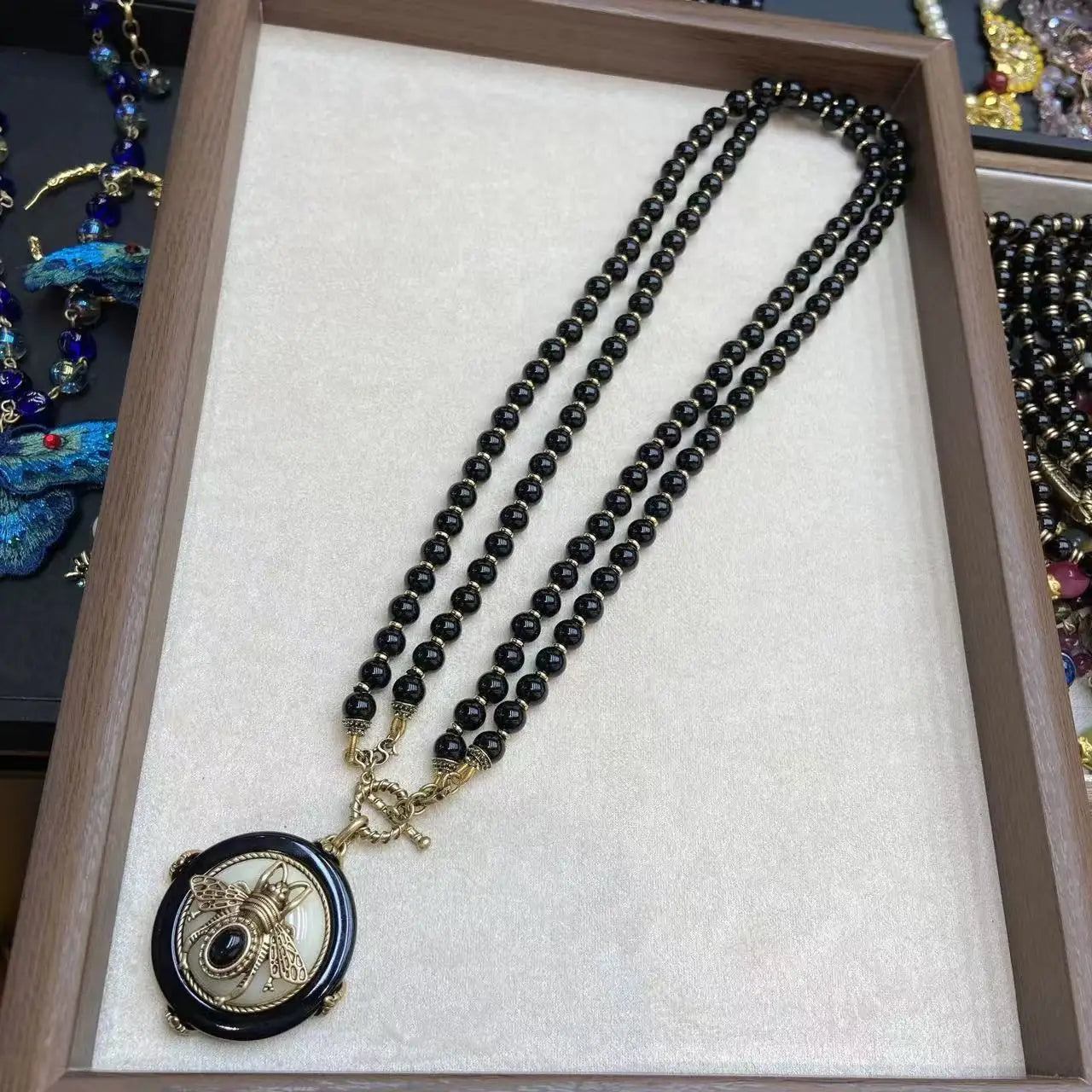 European and American Fashion Trend Retro Art Niche Cute Animal Relief Handmade Beaded Necklace Earring Jewelry Set