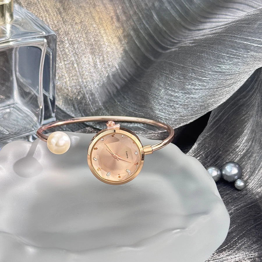 Women's Slim little bracelet 1 large pearl diamond cut glass rhinestone dial Minimalist quartz watch Bracelet Watch
