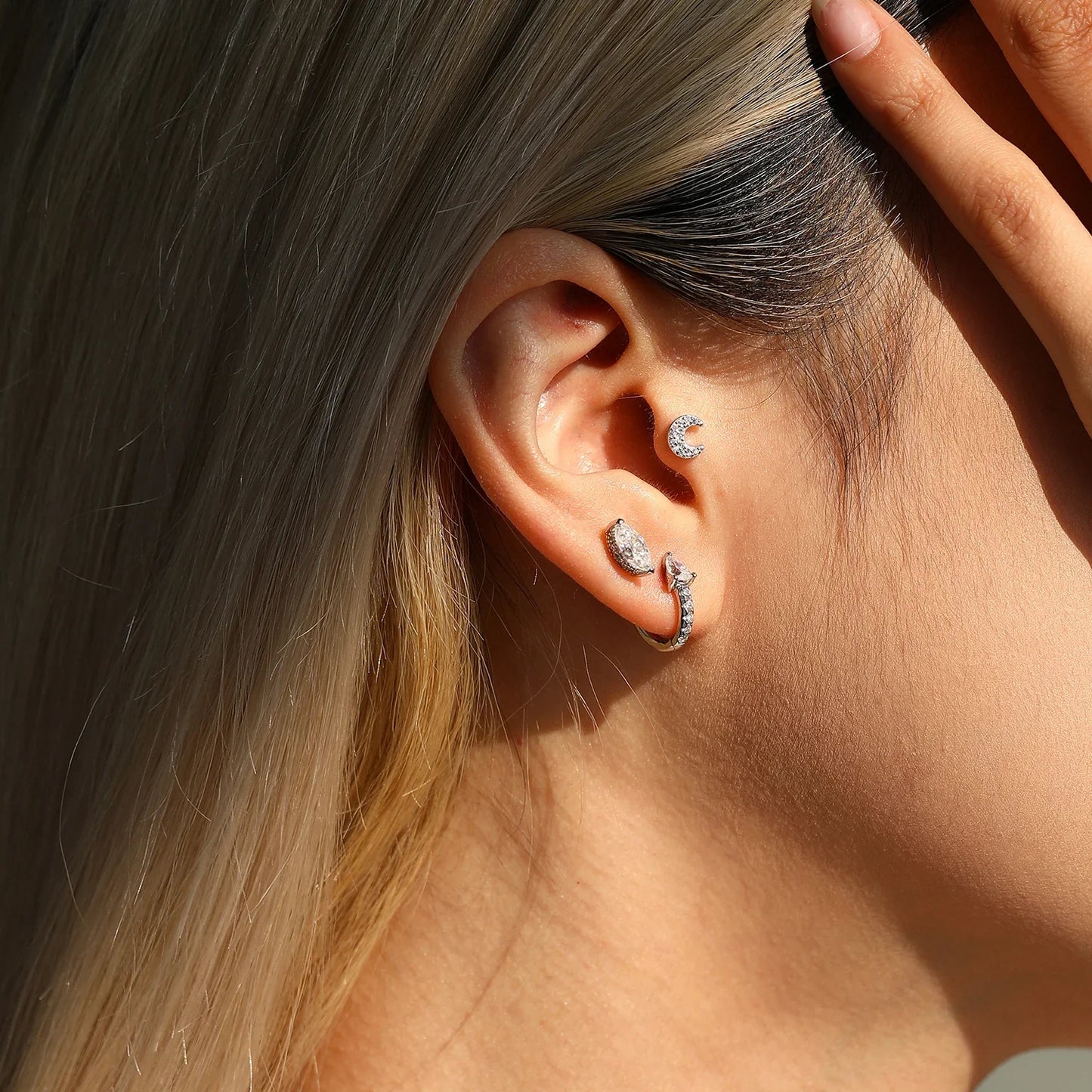 D Color Moissanite Cartilage Earrings 925 Sterling Sliver Retro Pattern Heart Screw Stud Earrings For Women Fine Jewelry