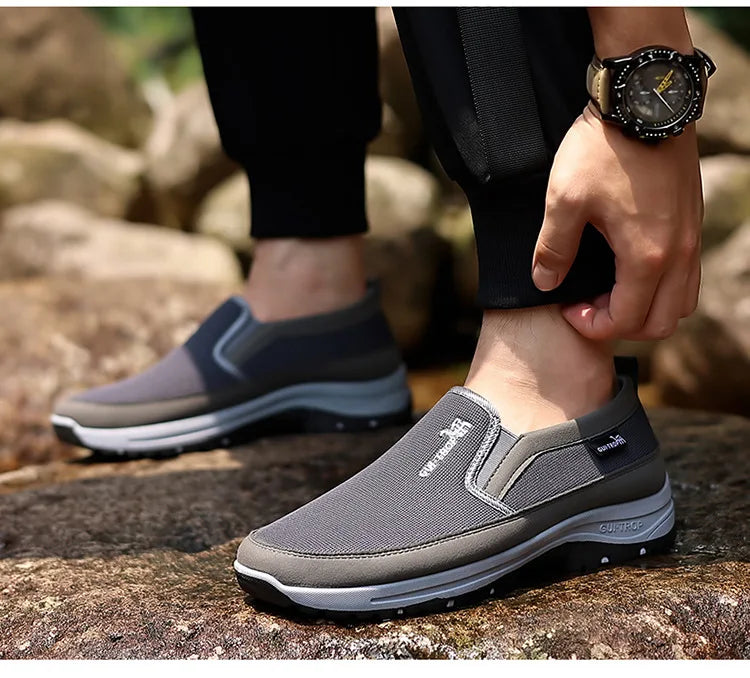 Loafers Men Sneakers Mesh Breathable Non-Slip Slip On Vulcanized Shoes Soft Sole Solid Color Comfortable Water Shoes
