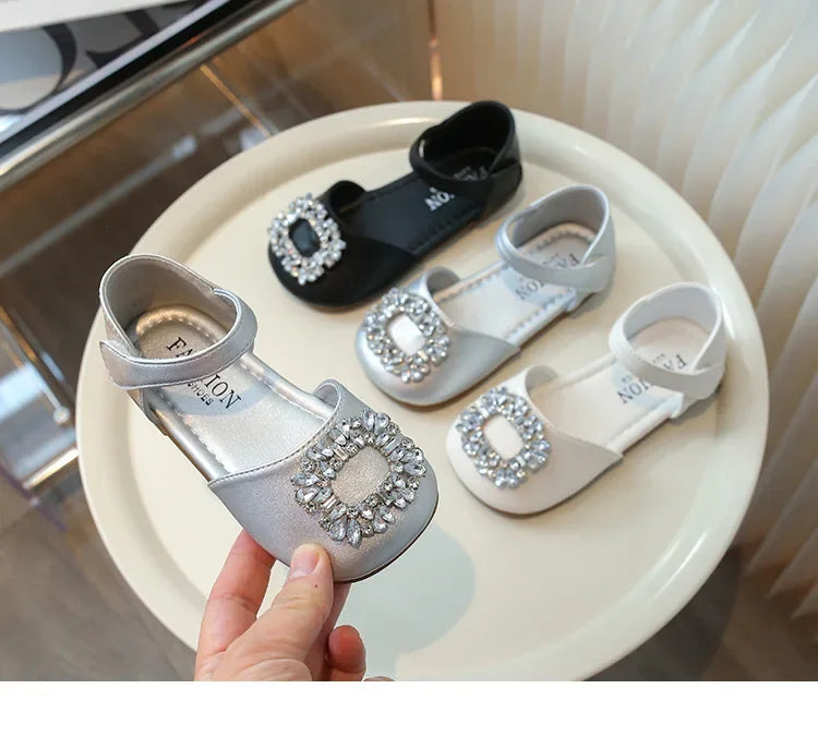 New Children's Sandals Summer Rhinestone Buckle Sandals for Girls Fashion Elegant Kids Princess Causal Wedding Flat Sandals Soft