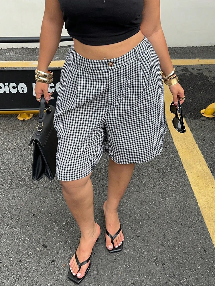 Ladies plus Size Spring Simple Casual Black White Plaid Shorts Wide Leg Pants Trousers for Women