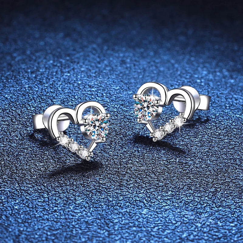 New In 0.3CT 4mm D Color Moissanite Stud Earrings For Women Party 925 Sterling Silver Pass Diamond Test Heart Shape Earring