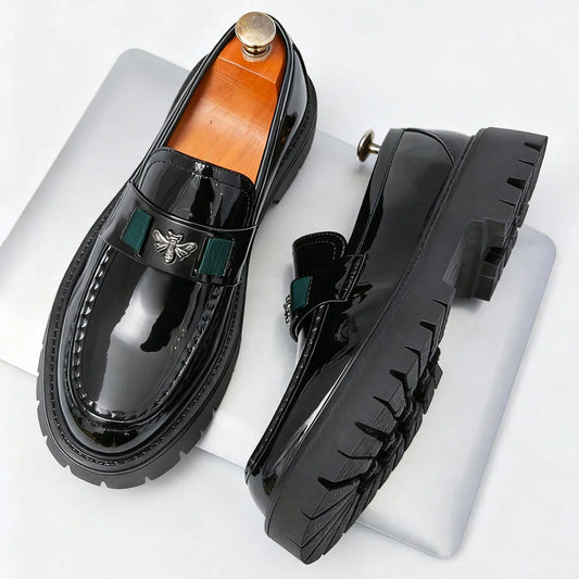 2026 Fashion Bee Design Leather Men Shoes Thick Sole Luxury Slip On Loafers Comfort Fashio Business Party Formal Dress Shoes
