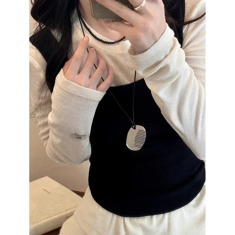 Personality Temperament Comb Pendant Necklace for Women 2024 Trend New Delicate Design Jewelry Fashion Accessories