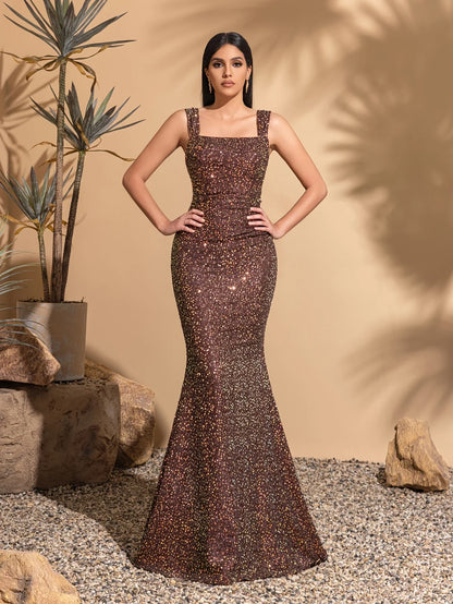 Strapless sequined hip-hugging backless dress