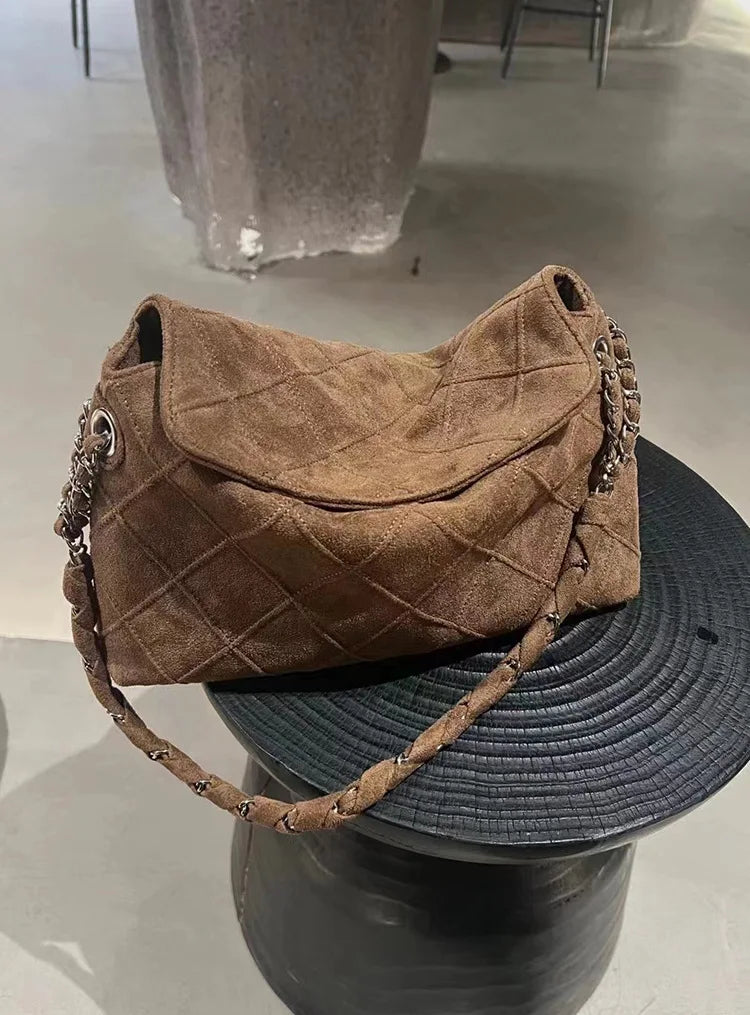2025 New Autumn and Winter New Suede Rhombus Bag Medieval Underarm Bag Premium Chain Single Shoulder Large Capacity Tote Bag