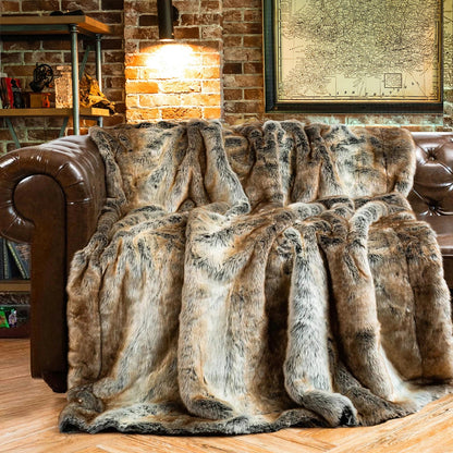 Faux Fur Blanket Luxury Fluffy Plaid Throw Blanket Winter Thick Warm Sofa Blanket Plush Fur Throws for Bed Bedroom Decor