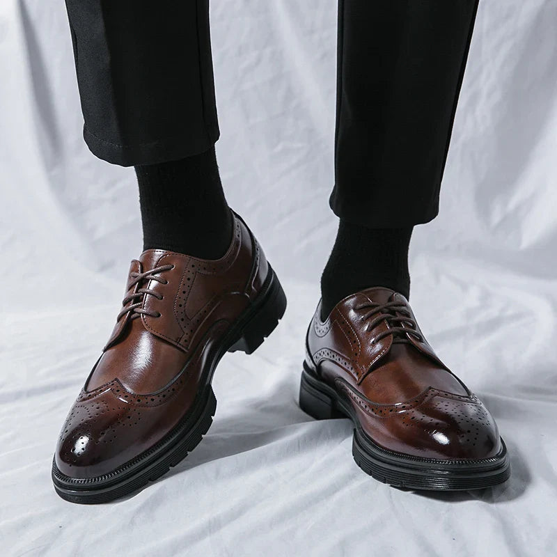 Brown Handmade Leather Men 2026 Oxford Shoes Black Leather Man Formal Classic Brogue Business Shoes Chaussure Homme