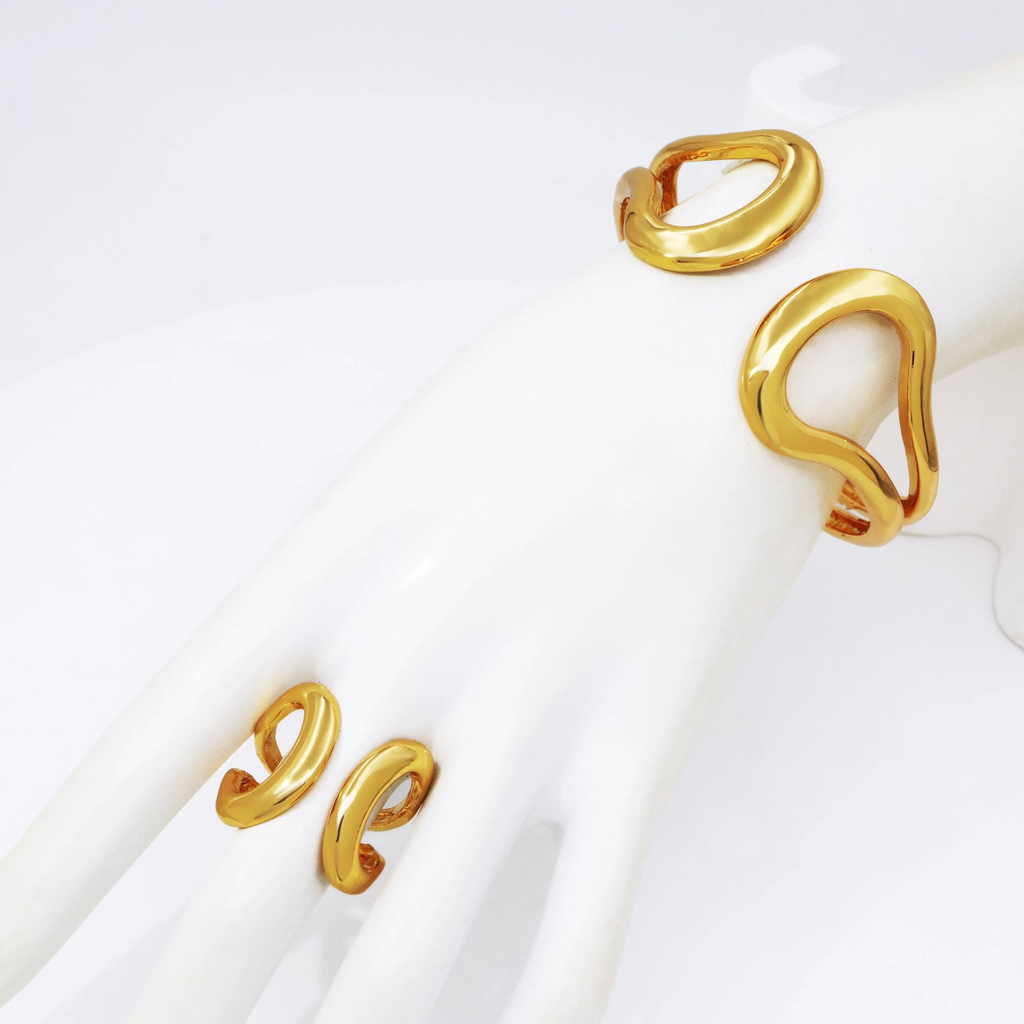 Italy 18k Gold Plated Jewelry Set For Women Classic Design Shiny Necklace Hoop Earrings Bangle And Ring Fashion 4PCS Set Jewelry