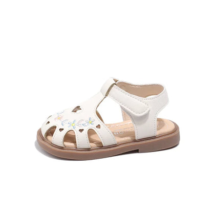Sweet Little Girl Sandal Summer New Kids Princess Embroidery Flower Flat Sandals Fashion Elegant Children Causal Cut-outs Shoes