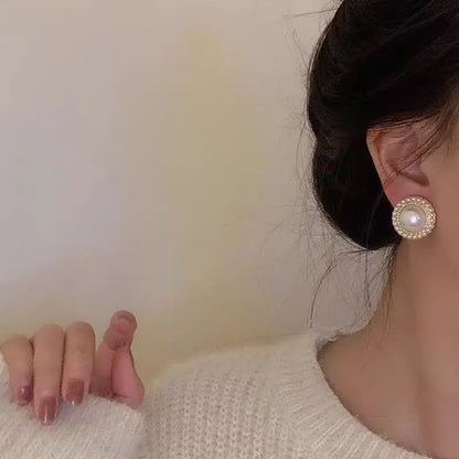 Vintage Imitation Pearl Stud Earrings for Women French Elegant Internet Celebrity Earring Luxury Fashion Jewelry Wedding Bride
