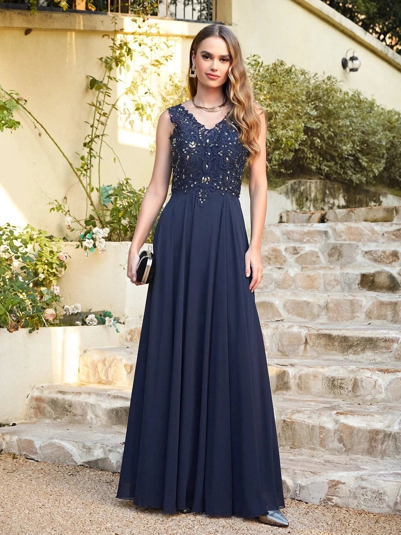 Vestido de Madrinha com Gola Halter Renda Pérolas Corpete Saia Longa até o Chão Chiffon Sexy Costas Abertas Roupa de Casamento