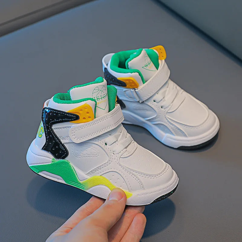 Children's basketball shoes are soft and fashionable