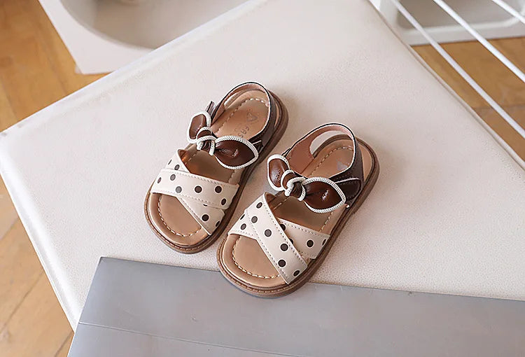 2026 Summer New Girls Soft Bottom Sandals Fashion Retro Hollow Roman Casual Shoes Open-toe Hundreds Of Princess Beach Shoes