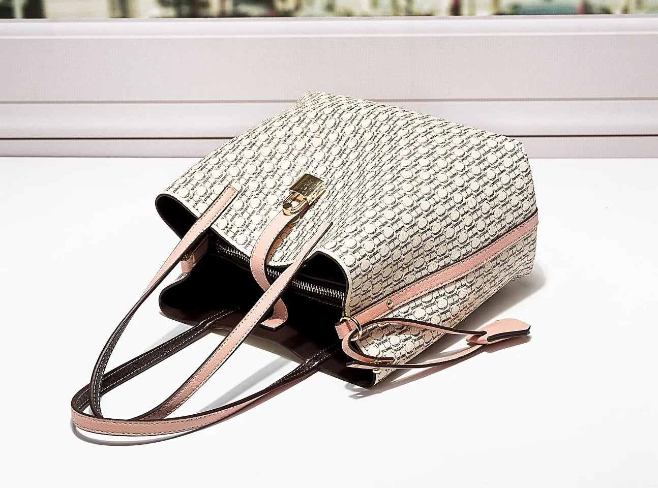 Stylish Monogram Tote Bag Lock Decorative Detail Top Handles Detachable Crossbody Strap Fashion Shoulder Bag