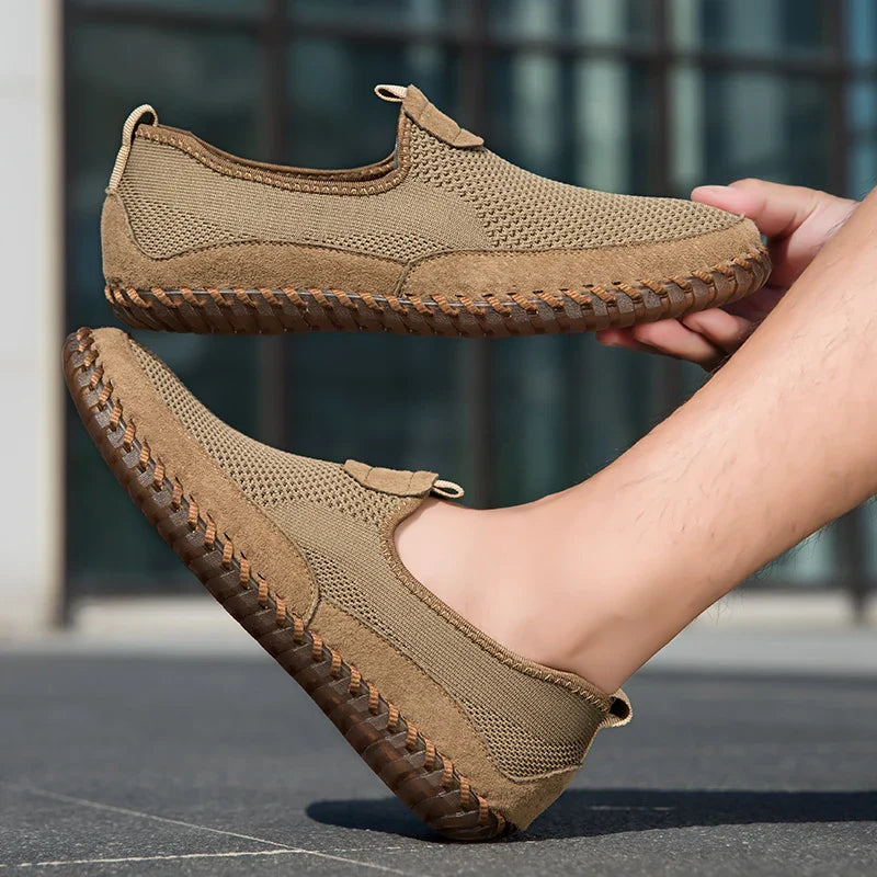 Breathable Men Casual Shoes Lightweight Outdoor Male Walking Shoes Anti-slip Men's Sneakers Slip on Flats Vulcanized Shoes 2025