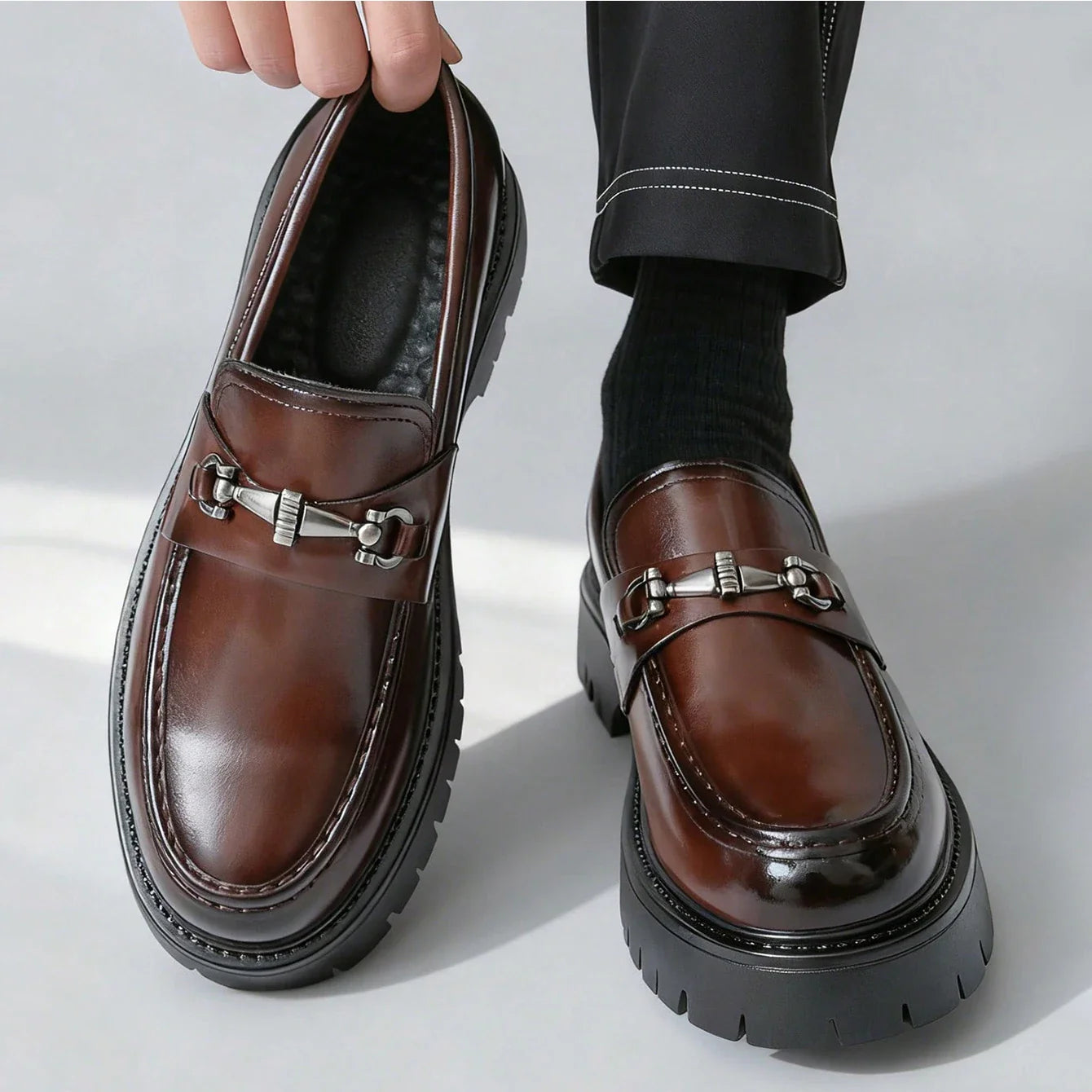 Europe Fashion Thick Sole Men's Penny Loafers Slip-On Business Dress Shoes Gentleman Glossy Buckle Formal Party Black Shoes