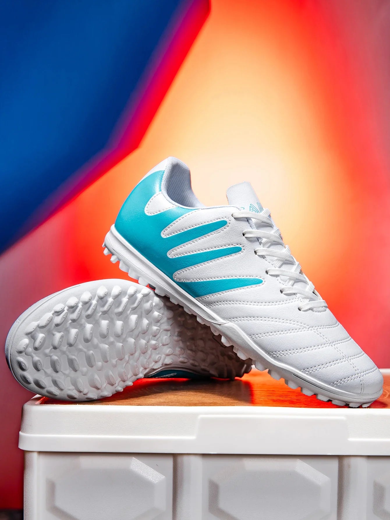 Men's lightweight and breathable high top football shoes TF nail all season outdoor football shoes sports shoes