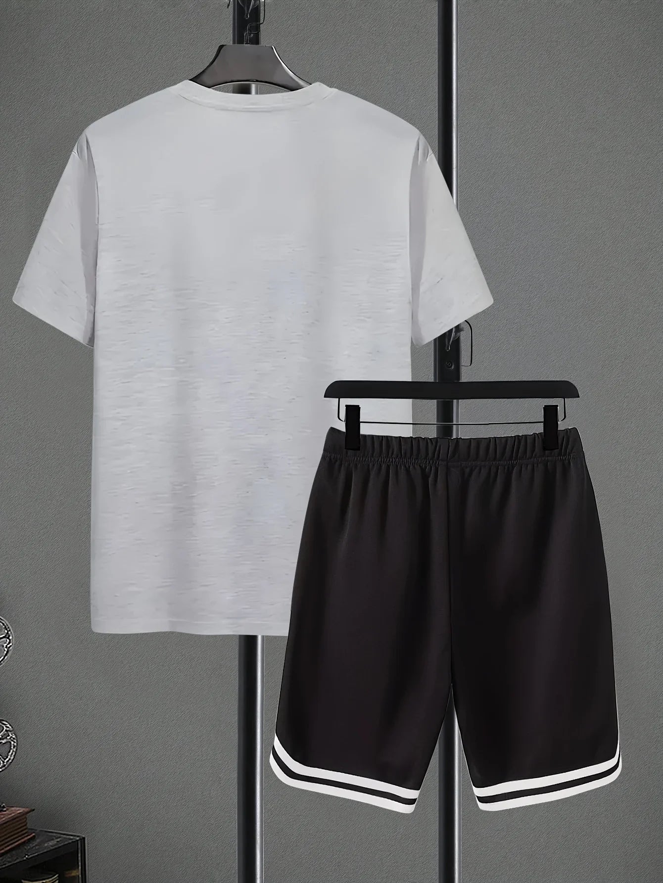 youth set for Summer 2025 featuring letter prints is a vibrant and fashionable streetwear