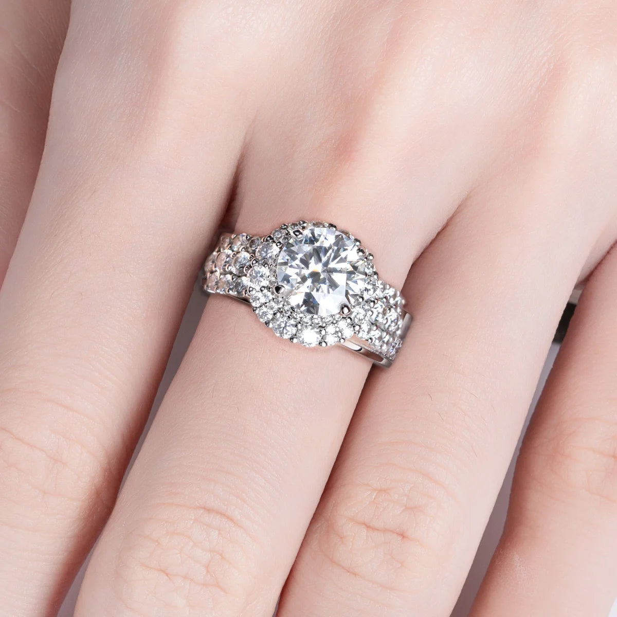 4.92cttw D Color Moissanite Halo Engagement Ring 18K Gold Plated Luxury Wedding Band Rings For Women Jewelry Wholesale