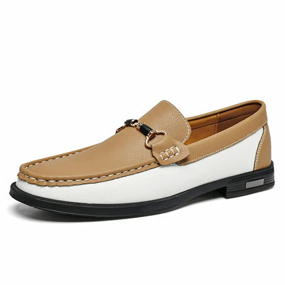 Sapatos Masculinos de Couro Genuíno de Marca de Luxo Mocassins de Casamento Sem Cadarço Nova Tendência Fivela de Metal Sapatos Masculinos Versáteis para Negócios