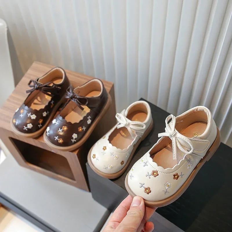 Spring Autumn Girls Soft Leather Shoes Embroidery Flower Princess Sweet Kids National Style Children Flat Mary Janes Dress Shoes