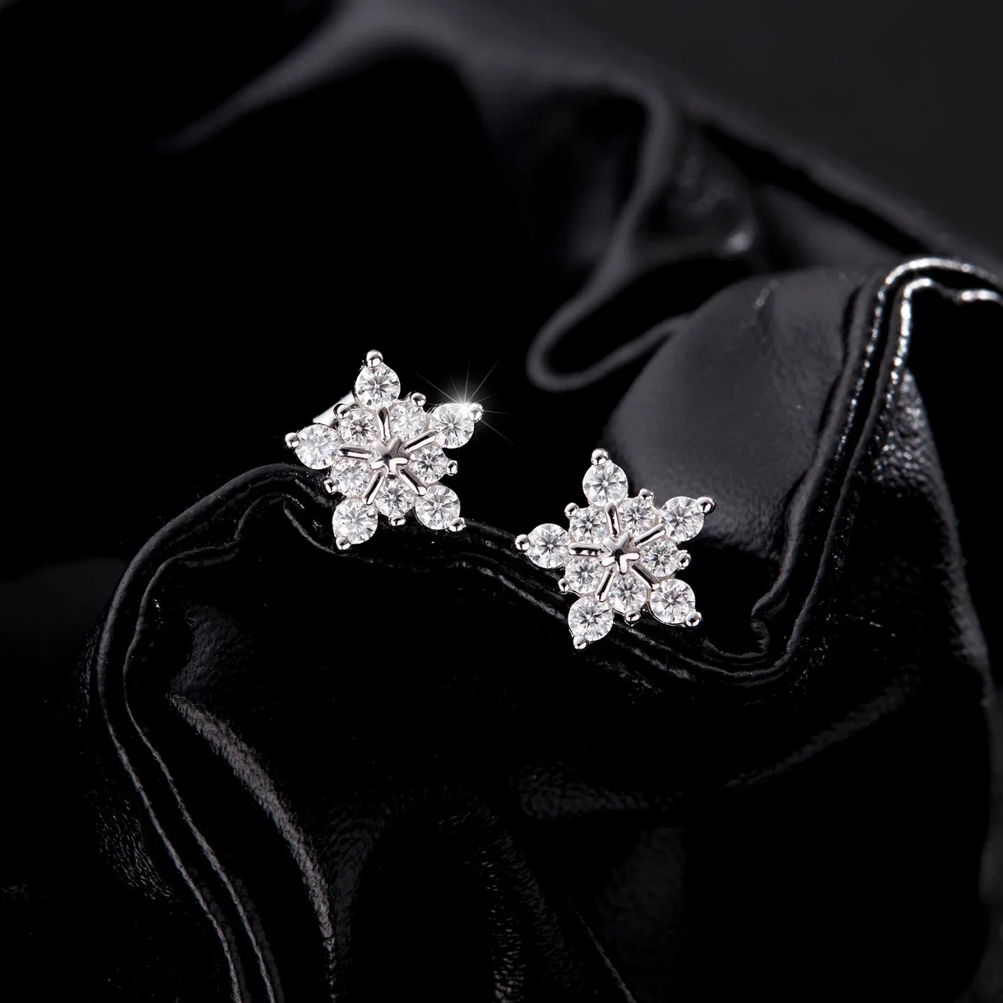 D Color Dazzling Moissanite Earrings 925 Sterling Silver Trendy Cute Snowflake Stud Earrings For Women Fine Jewelry