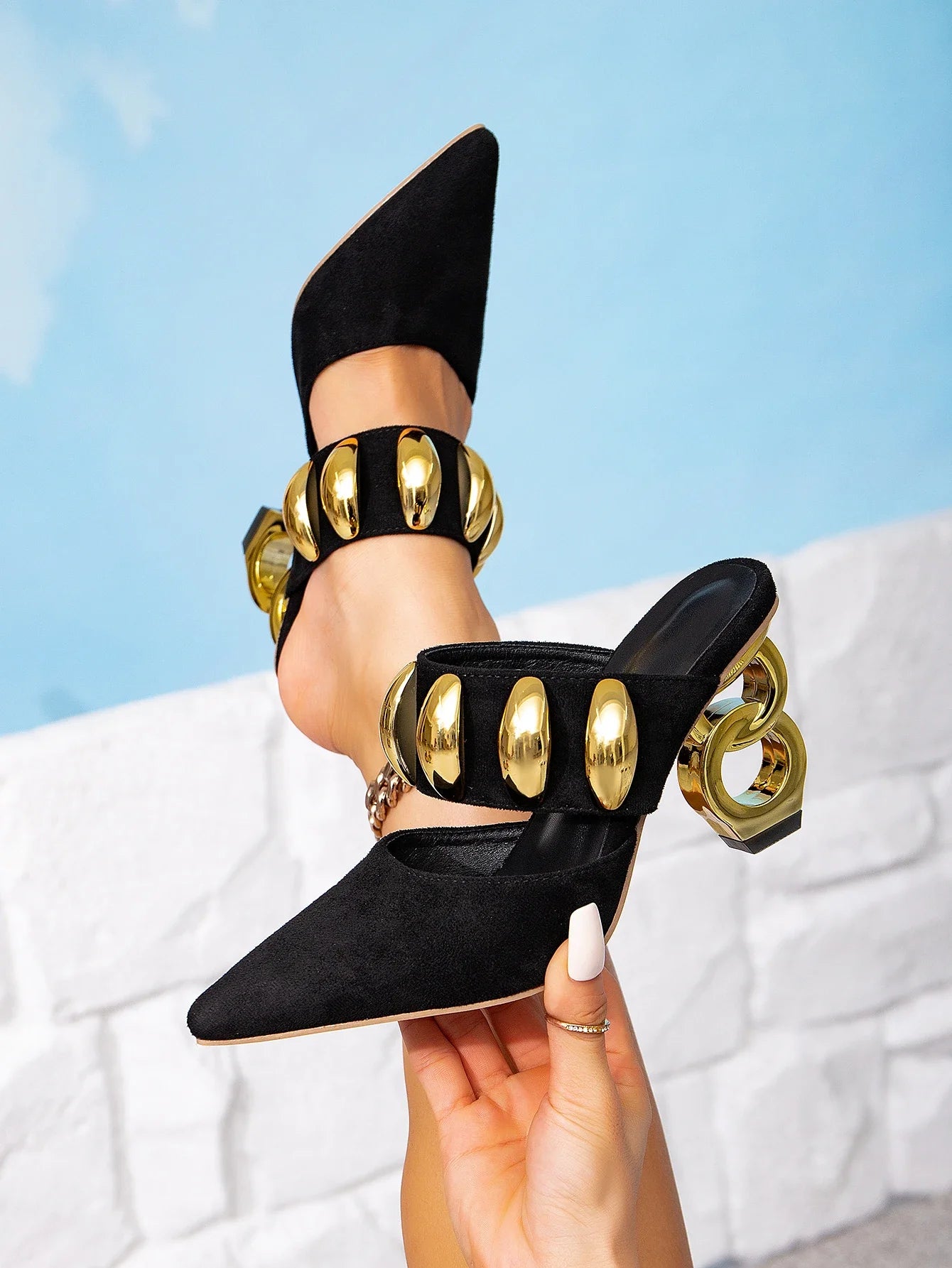 Ladies' high heels, black women's shoes, irregular heels, fashionable and elegant women's shoes, sexy party and wedding women's