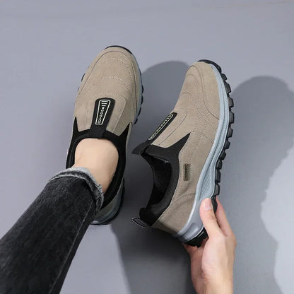 Outdoor Hiking Shoes Men Sneakers Slip on Casual Men Shoes Breathable Suede Leather Shoe Anti-skid Walking Shoes Footwear