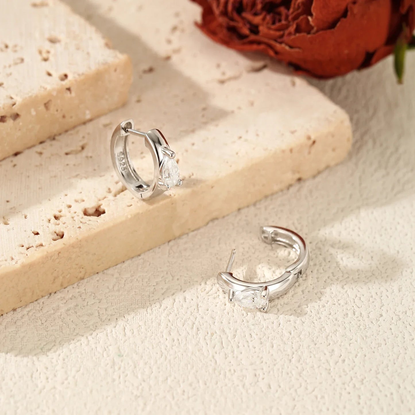 Water Drop D Color Moissanite Neutral Ear Buckle 925 Sterling Sliver Sparkling Hoop Earrings For Women Fine Jewelry