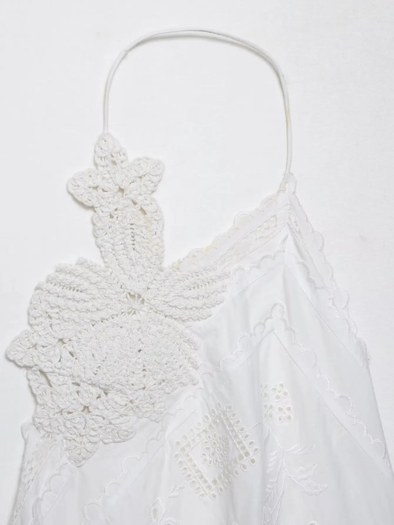 New Women Embroidery Halter Fashion Elegant Crop Tie Top Woman 2025 Sleeveless Backless Short Tops Women Sexy Elegant Party Top