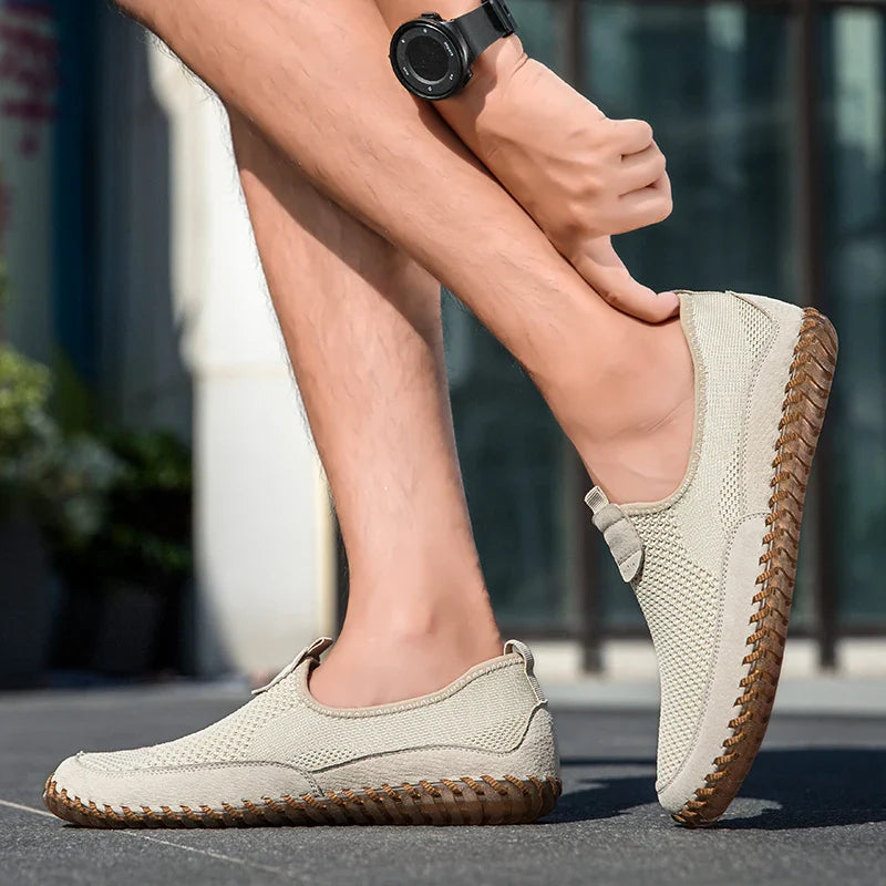 Breathable Men Casual Shoes Lightweight Outdoor Male Walking Shoes Anti-slip Men's Sneakers Slip on Flats Vulcanized Shoes 2025
