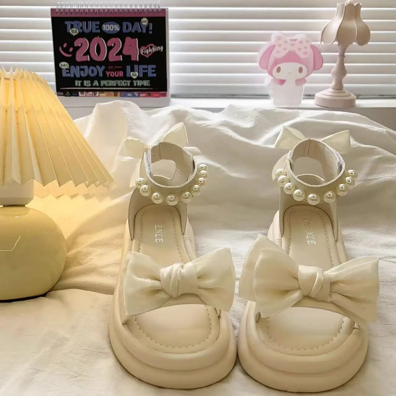 Girls Sandals Pearl Bow Princess Shoes 2026 Summer New Children's Beach Shoes Girls Soft Sole Sandals