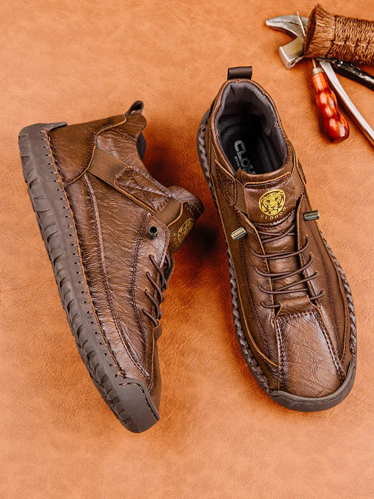 CLOHOO Botas Casuais Esportivas Masculinas Cano Alto Feitas à Mão Respiráveis para Uso ao Ar Livre com Opções de Tamanho Estendido Botas Clássicas de Tornozelo