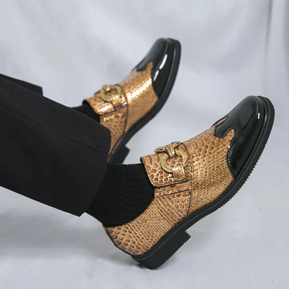 A man with a square-headed fish-scale patterned shiny leather shoe walked the runway in a formal business Derby groom's shoes