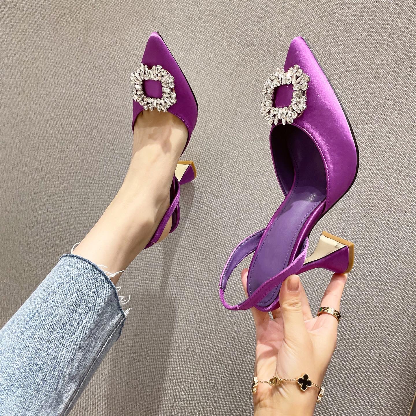 Brand Women Pumps Luxury Crystal Slingback High Heels Summer Bride Shoes Comfortable triangle Heeled Party Wedding Shoes