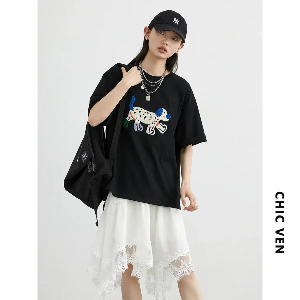 CHIC VEN Camisetas Femininas Soltas Streetwear Unissex Divertido Cão Bordado Manga Curta Algodão Blusas Menina Femininas Verão 2025
