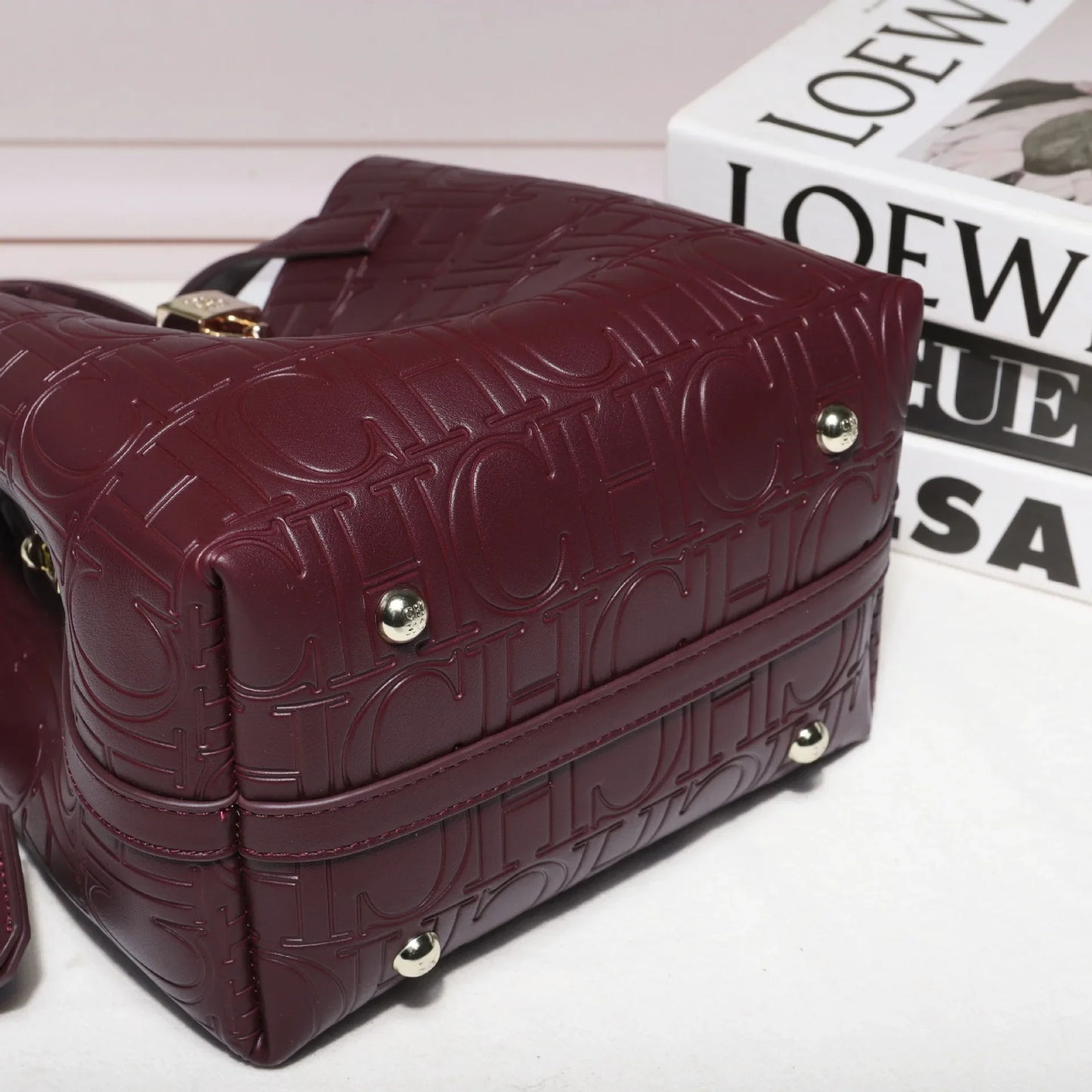 Large Capacity Handbag Luxury Brand Temperament Letter Print with Lock Design 2025 Trendy Women's Crossbody Bag