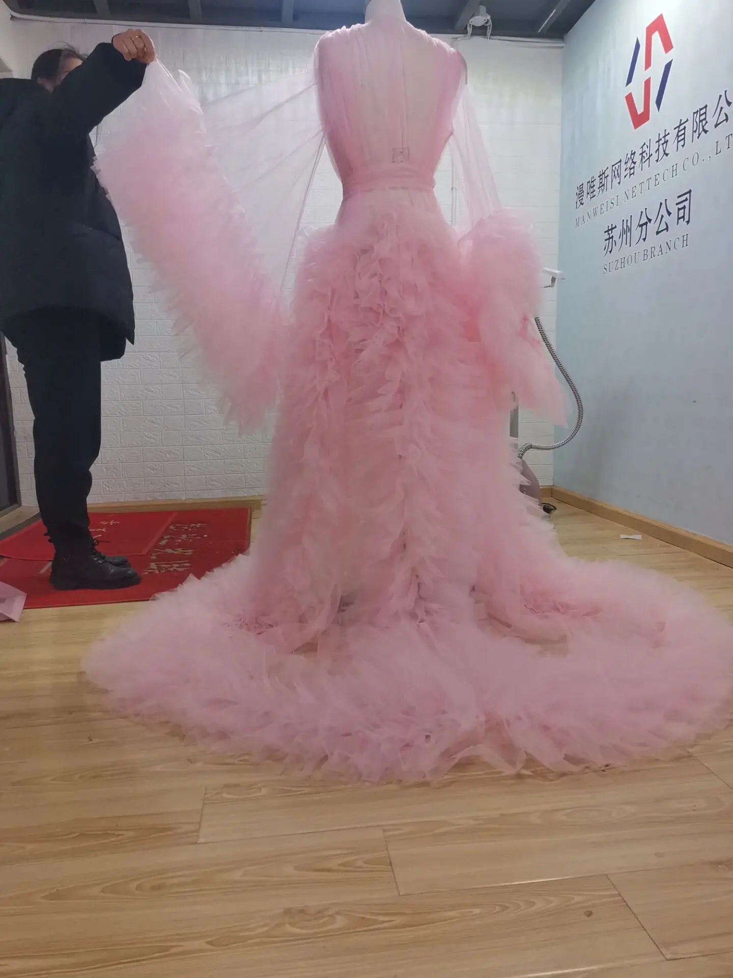 Unique Prom Dresses Custom Made Tulle Maternity Robes Women Photoshoot Evening Gowns Fluffy Tiered Tulle Robe Formal Party Dress