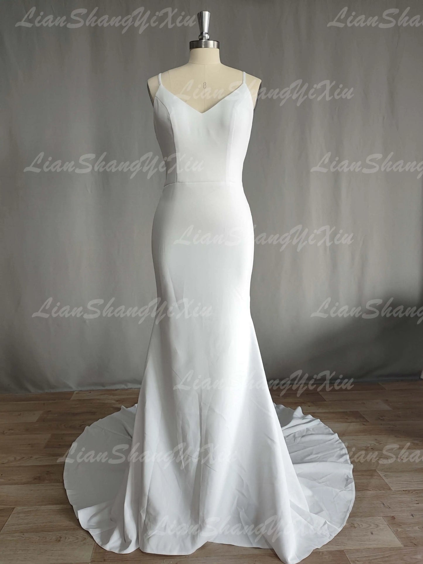 Customized Modern Simple Satin Wedding Dress V-neck Spaghetti Straps Backless Formal Pleated Bridal Growns vestidos Sweep Train