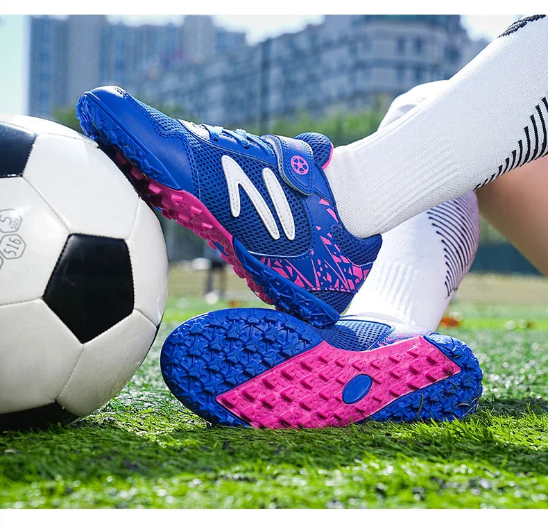 New Children Soccer Shoes Cleats Boys Football Boots TF Breathable Ultralight Grass Training Fast Athletic Sneakers 28-39