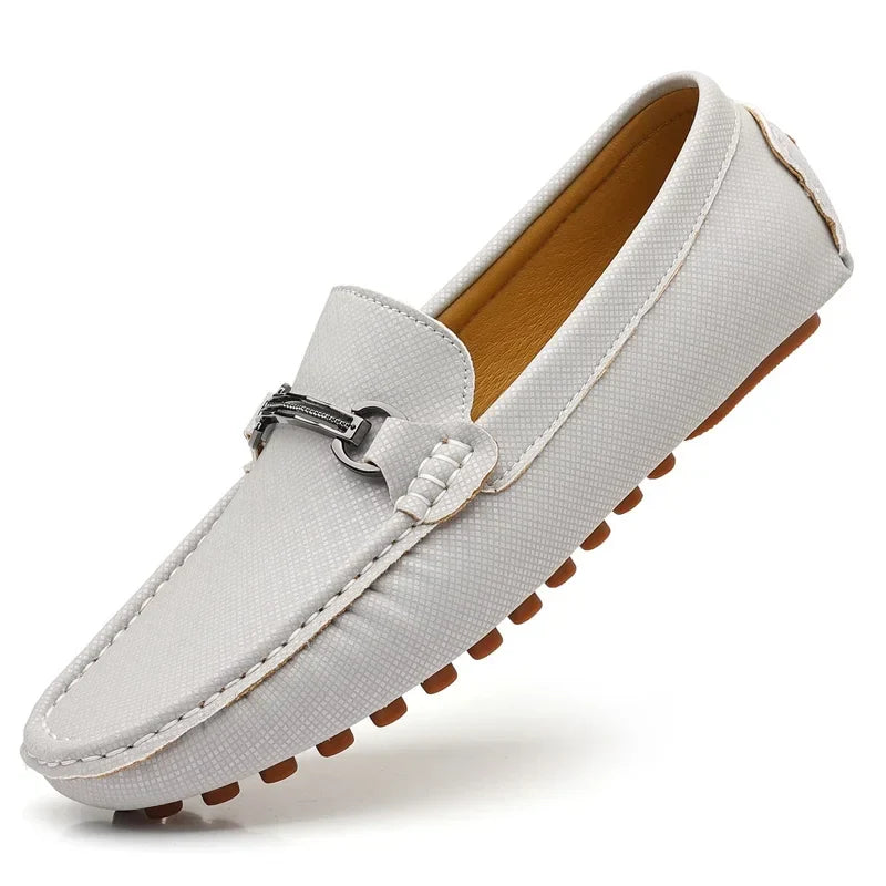 Sapatos de Couro Fashion Sapatos de Negócios Mocassins Pretos Leves Slip On para Homens Sapatos de Couro Elegantes Casuais para Festa e Casamento