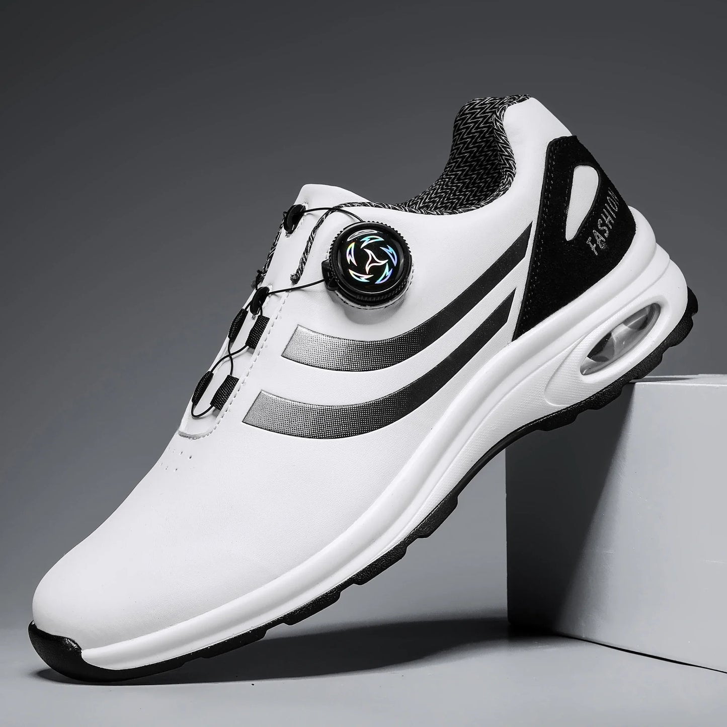 New Men's Fashion Casual sports shoes, Comfortable Hovershoe sole, Outdoor Leisure Walking cycling, Golf shoes, black and White