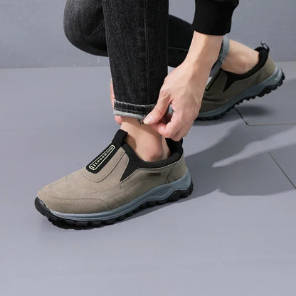 Outdoor Hiking Shoes Men Sneakers Slip on Casual Men Shoes Breathable Suede Leather Shoe Anti-skid Walking Shoes Footwear