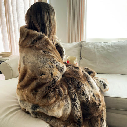 Faux Fur Blanket Luxury Fluffy Plaid Throw Blanket Winter Thick Warm Sofa Blanket Plush Fur Throws for Bed Bedroom Decor