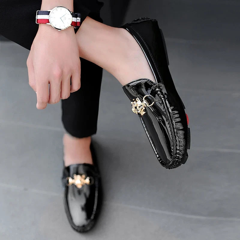 2025 Spring and Summer New Internet Celebrity Glossy Leather Peas Shoes Men's Large Size Slip-On Trendy Fashion Handmade Men's Shoes