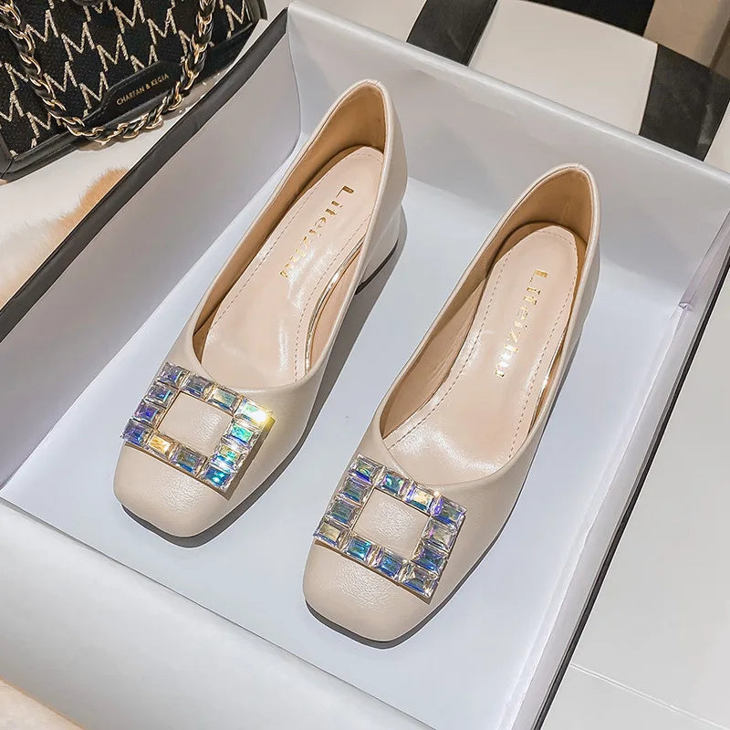 Plus Size 35-43 Women Pumps Med Heel Square Toe Pumps Office Lady Leahter Shoes Big Gold Metal Chain Soft Soles Slip on Shoes