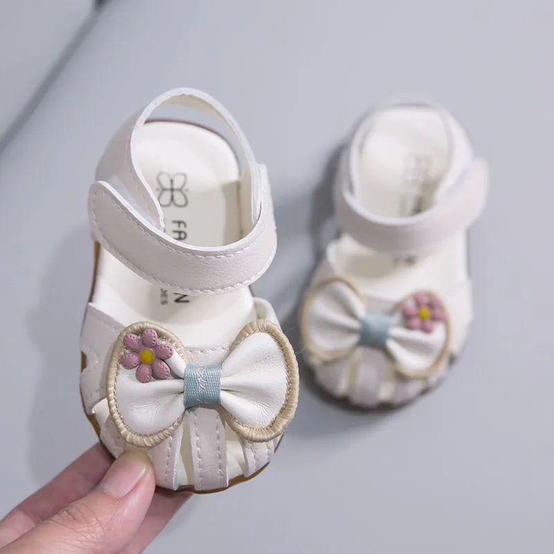 2026 New Girls Baby Soft Sole Princess Sandals Extra Soft Summer Toddler Closed Toe Fashion Walking Shoes